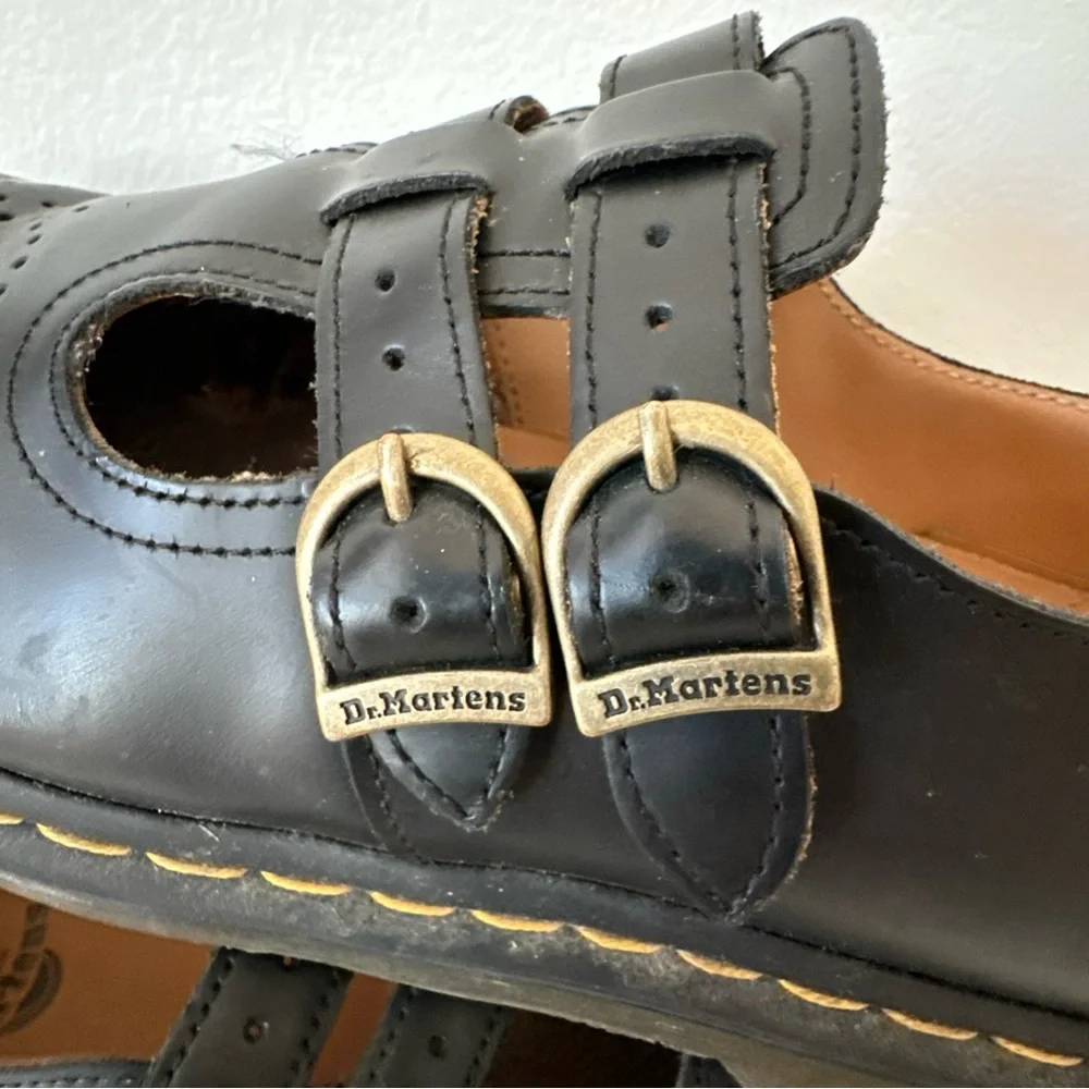 Dr. Martens Black Loafers with Leather Material and Sturdy Sole - Picture 15 of 16